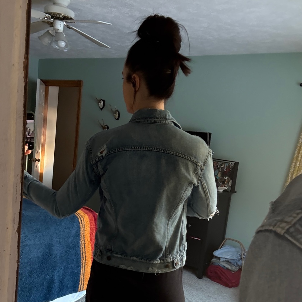 Able Blue Jean distressed denim Jacket - Picture 5 of 10